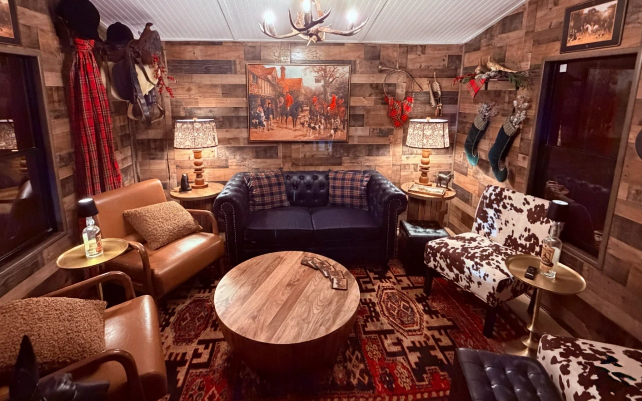 North Pole Cabin: Fox & Hound Lodge